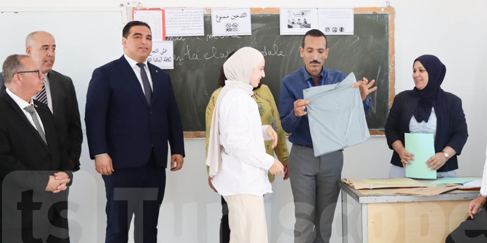 باكالوريا 2024 : والي بن عروس في زيارة للمعهد الثانوي المغيرة 1 بمعتمدية فوشانة